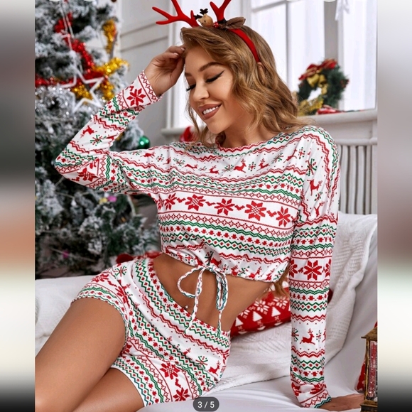 Christmas Pajamas Two-piece Shorts and Top set - Picture 1 of 6